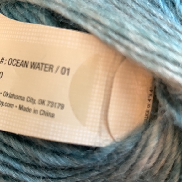 Chloe Yarn in Color Ocean Water by Yarn Bee, Wool Blend, New!! - Picture 4 of 9